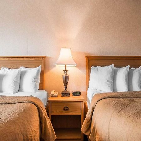 Quality Inn Pittsburgh Airport Oakdale Buitenkant foto