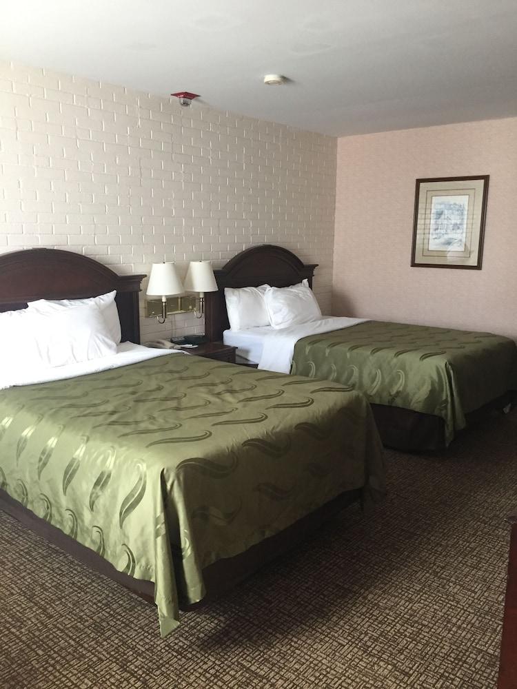 Quality Inn Pittsburgh Airport Oakdale Buitenkant foto