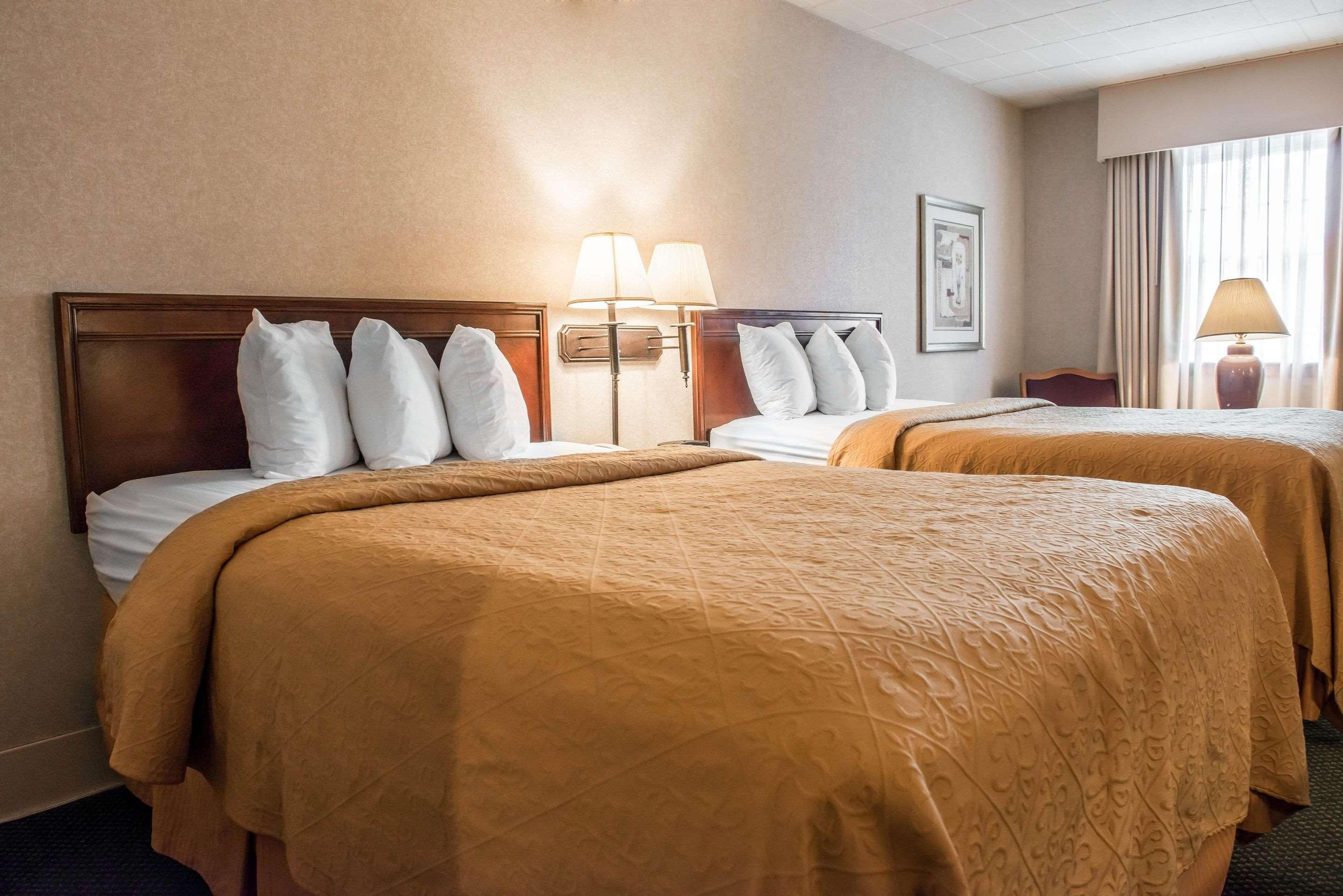 Quality Inn Pittsburgh Airport Oakdale Buitenkant foto