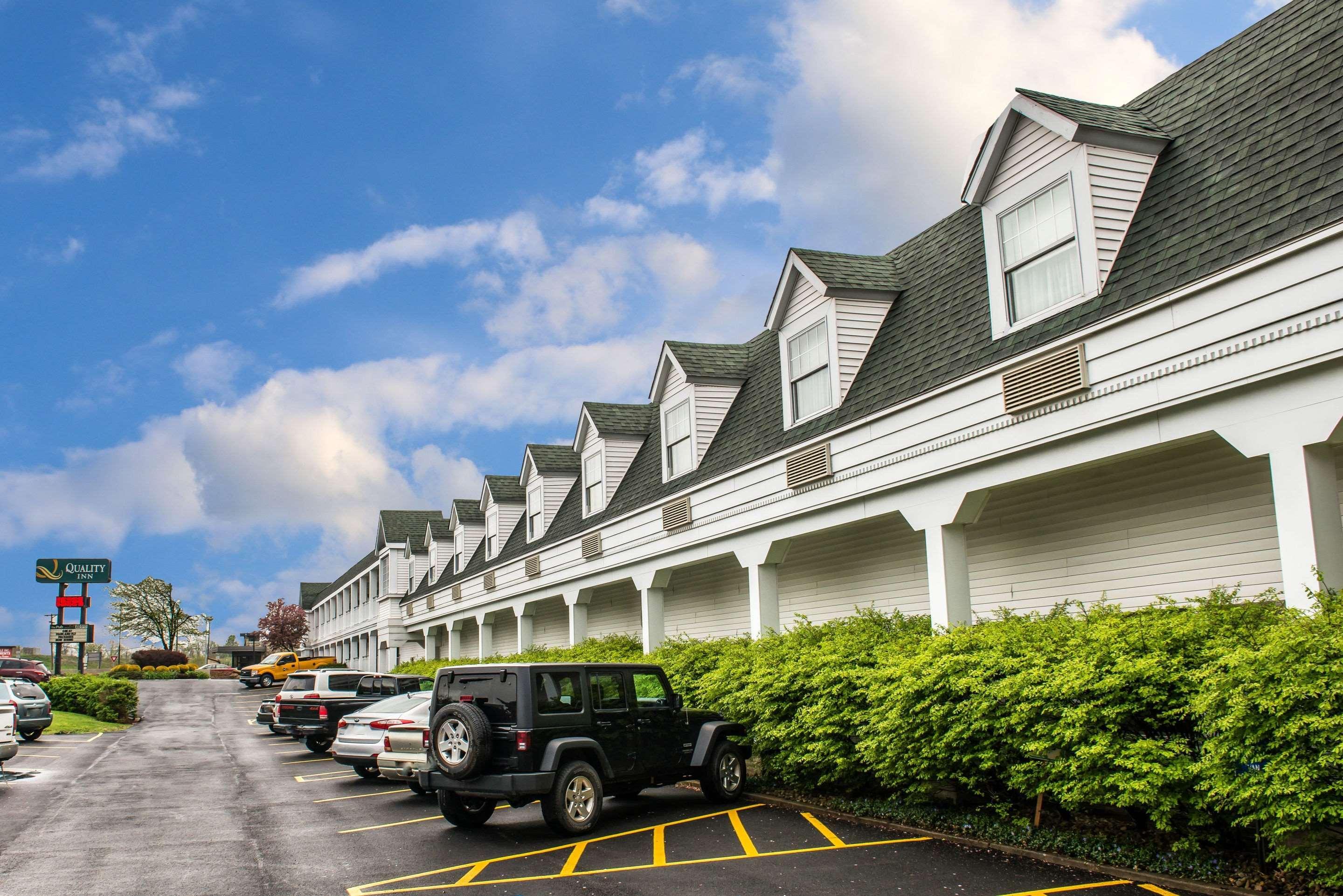 Quality Inn Pittsburgh Airport Oakdale Buitenkant foto