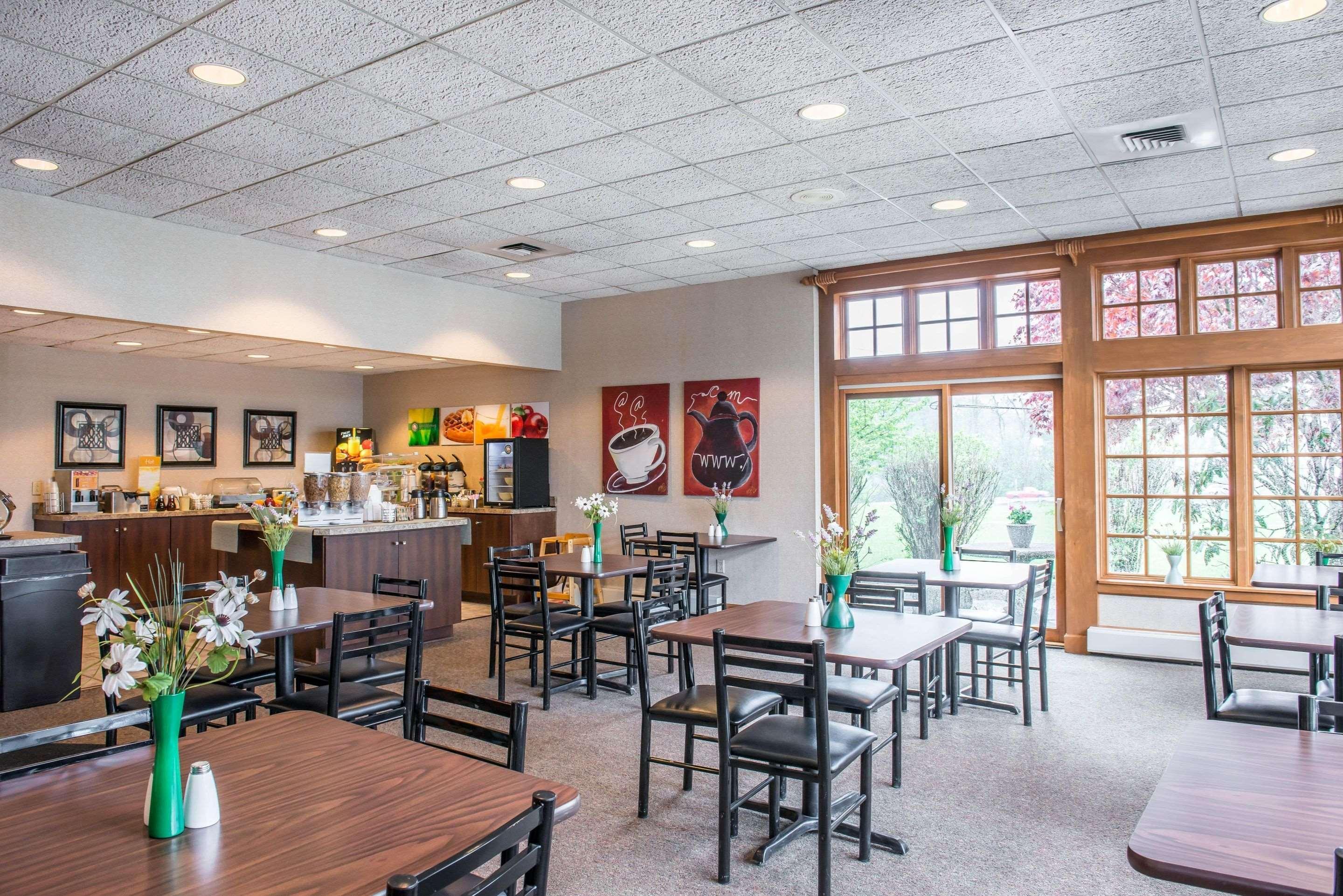 Quality Inn Pittsburgh Airport Oakdale Buitenkant foto