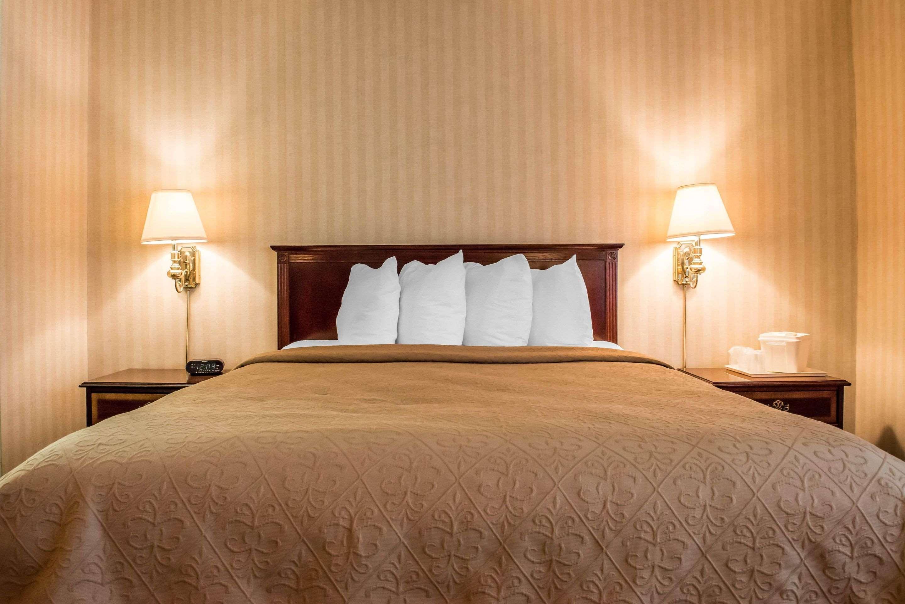 Quality Inn Pittsburgh Airport Oakdale Buitenkant foto