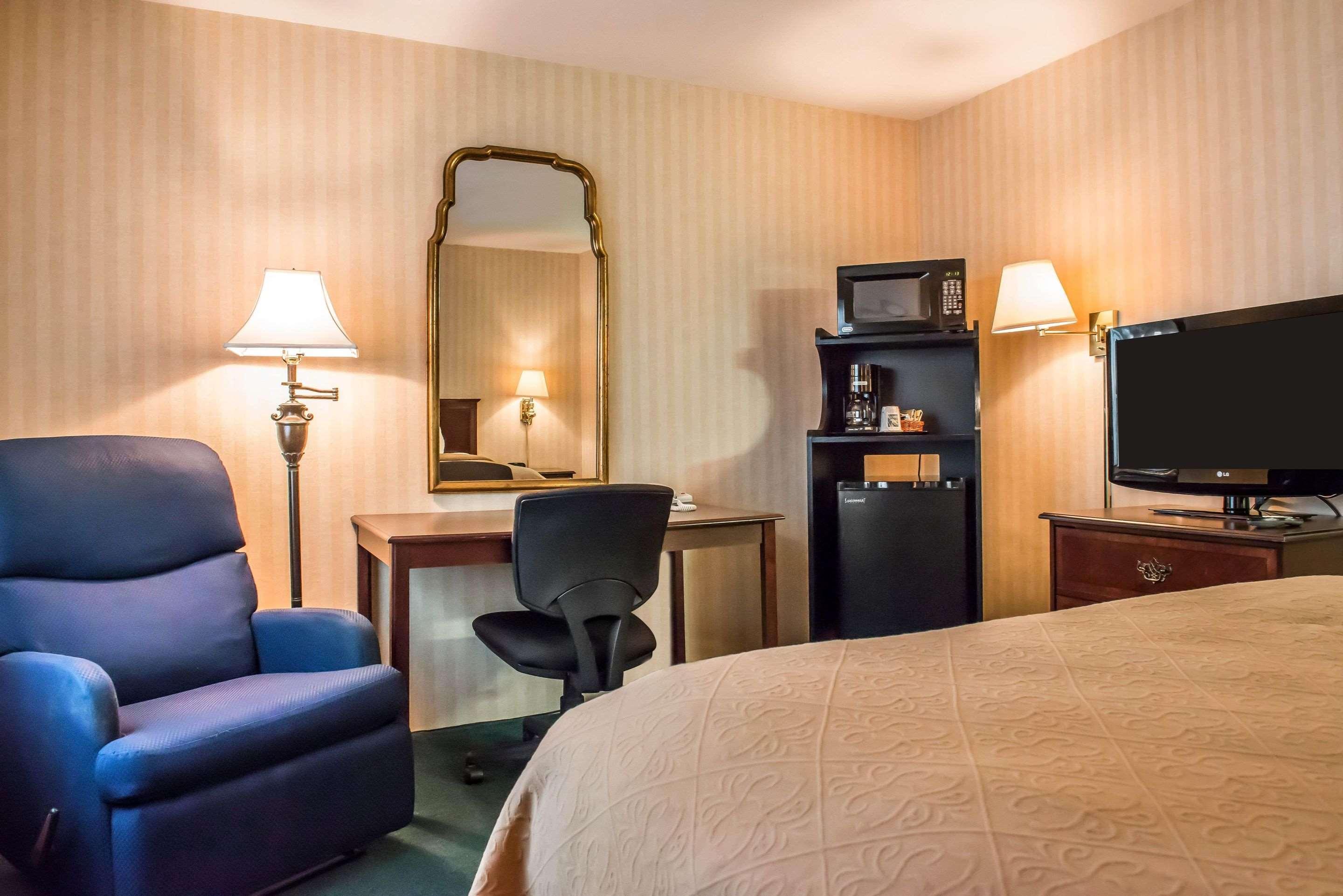 Quality Inn Pittsburgh Airport Oakdale Buitenkant foto