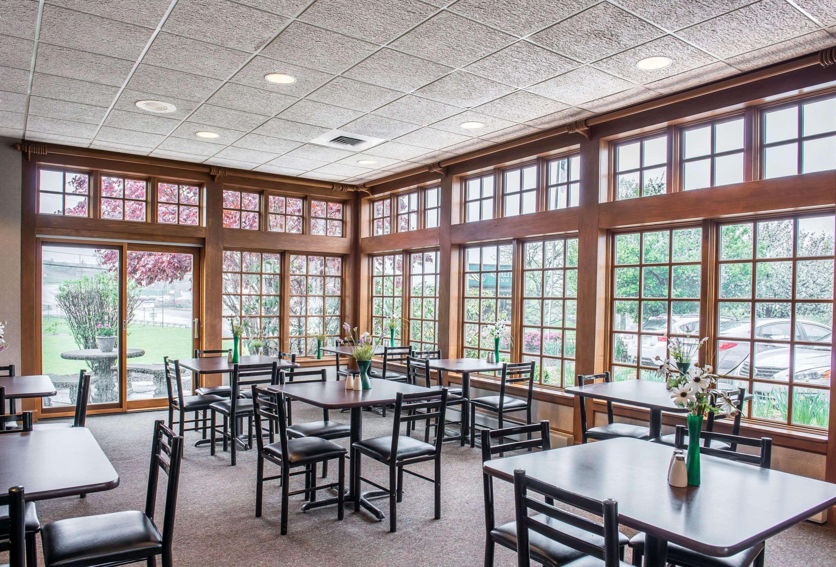 Quality Inn Pittsburgh Airport Oakdale Buitenkant foto