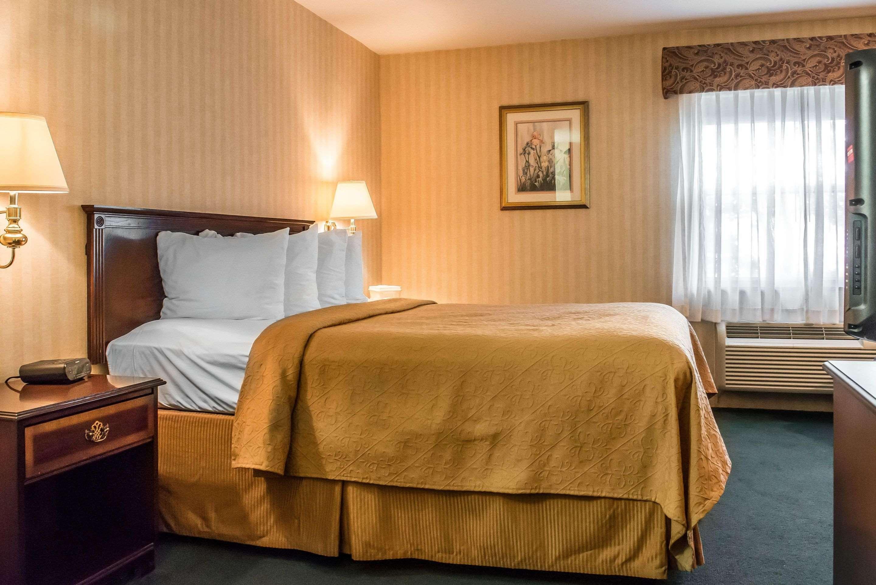 Quality Inn Pittsburgh Airport Oakdale Buitenkant foto