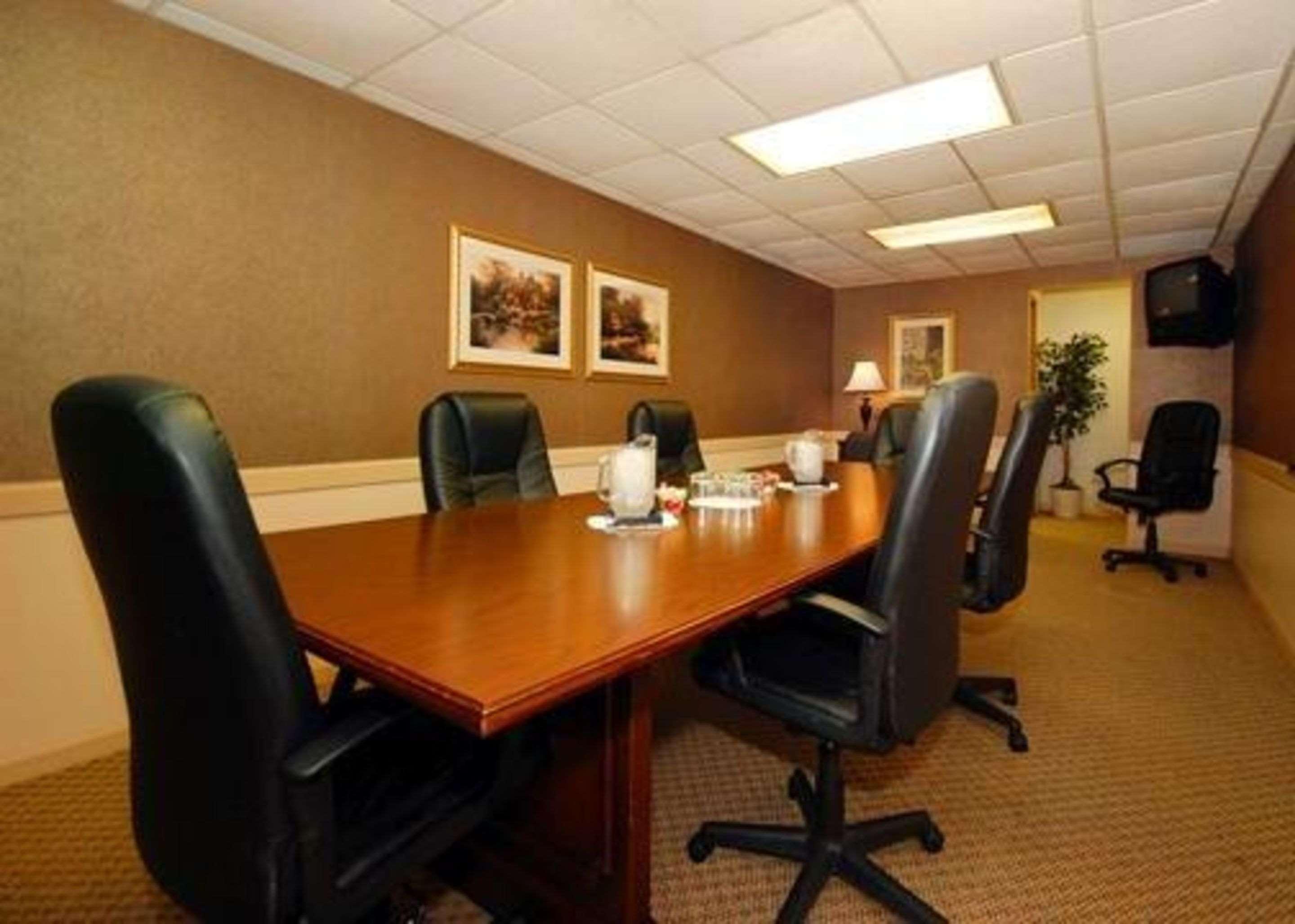 Quality Inn Pittsburgh Airport Oakdale Buitenkant foto