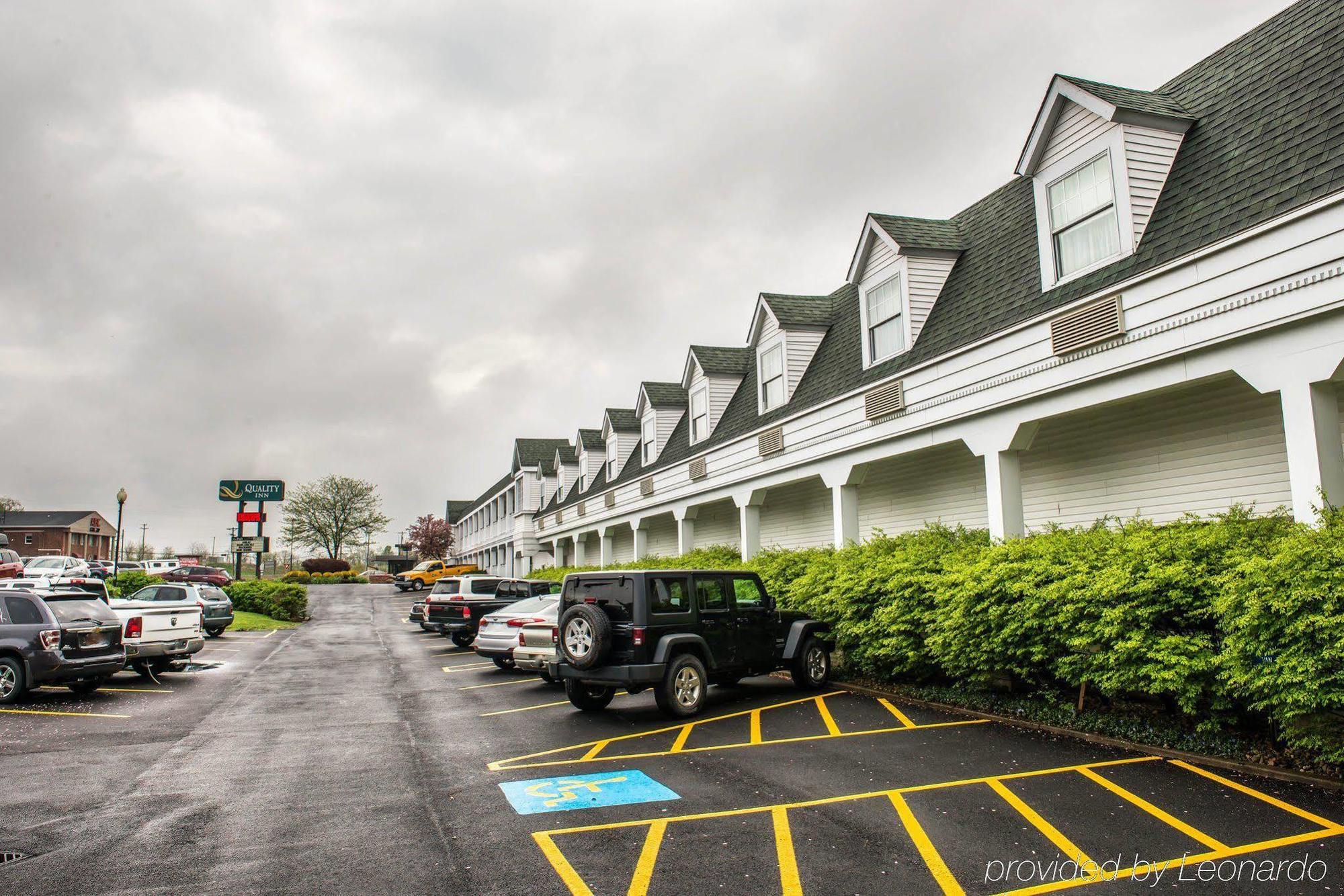 Quality Inn Pittsburgh Airport Oakdale Buitenkant foto
