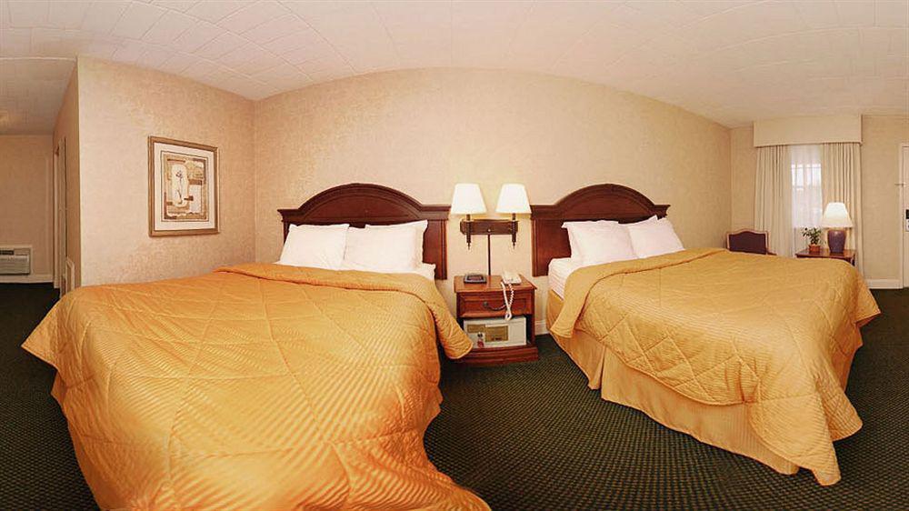 Quality Inn Pittsburgh Airport Oakdale Buitenkant foto